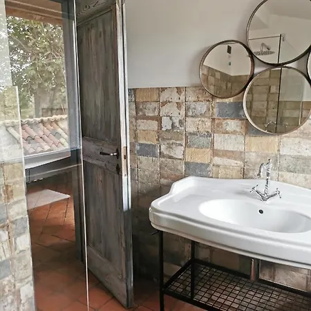 فيلة Domus Nirale *